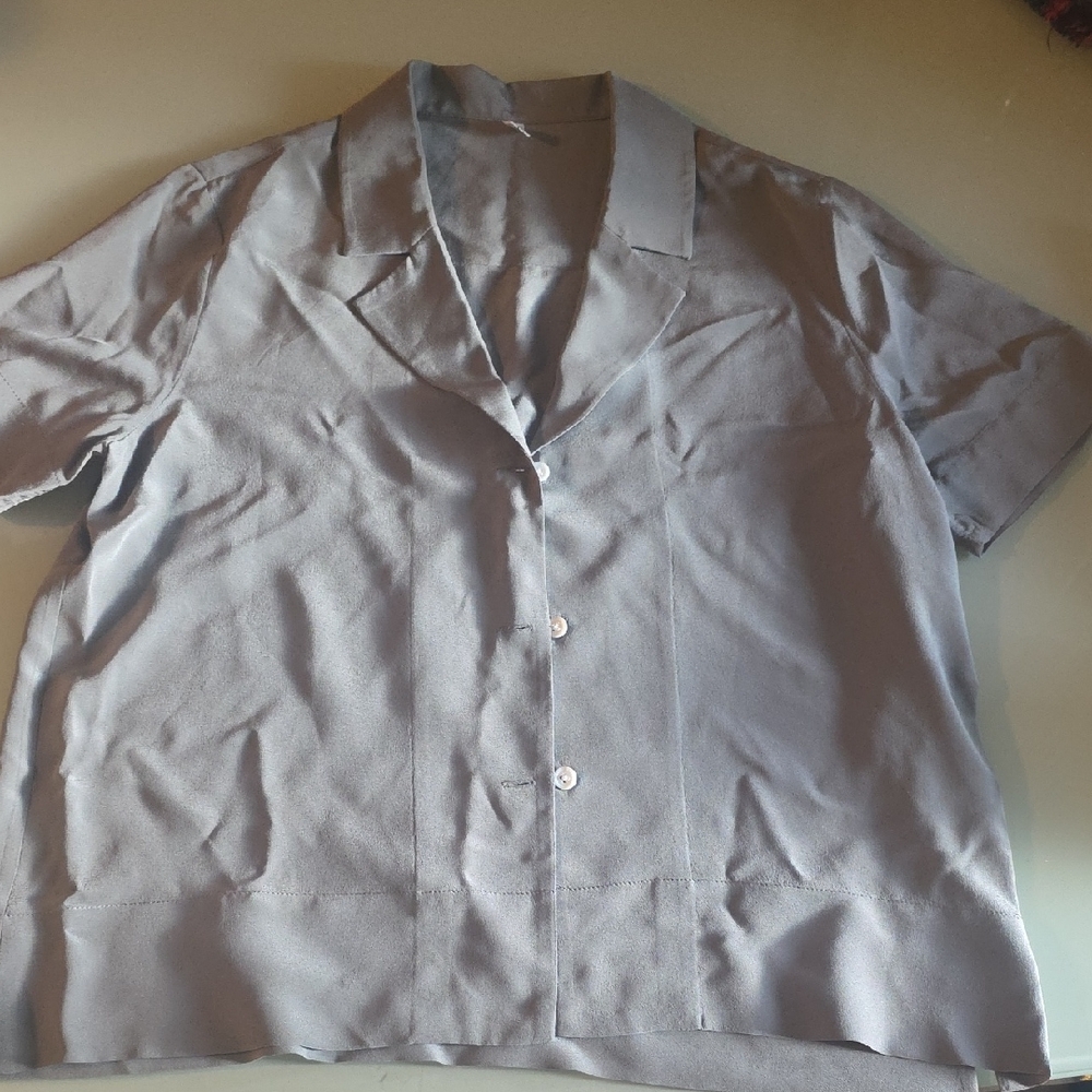 Gray Short Sleeve Button-Up Shirt